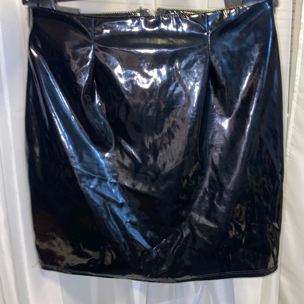 Faux leather mini skirt